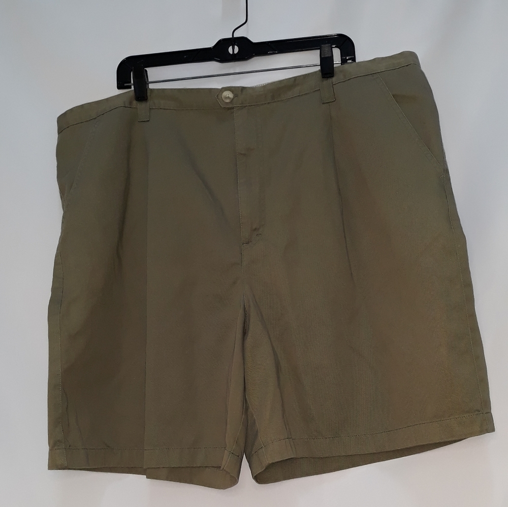 New women green shorts
